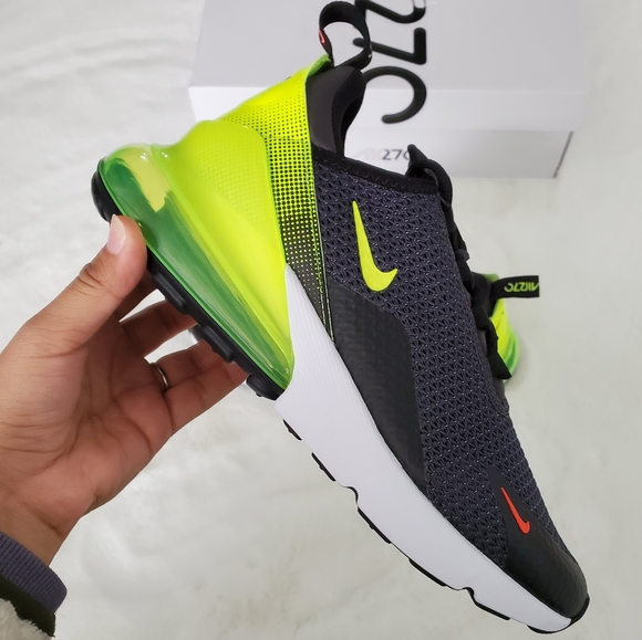 Nike Shoes - NEW Nike air max 270